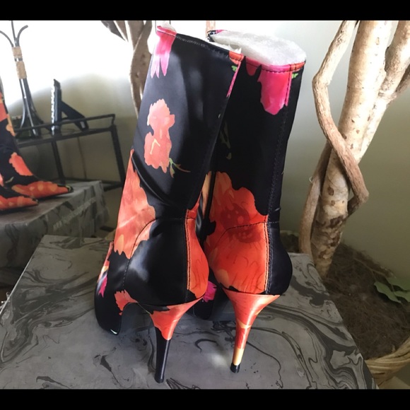 Jeffrey Campbell Floral Boot - Picture 4 of 6